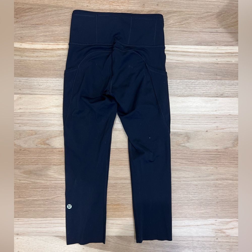 Lululemon Fast and Free Crops With Pockets Size 2 - Picture 2 of 6